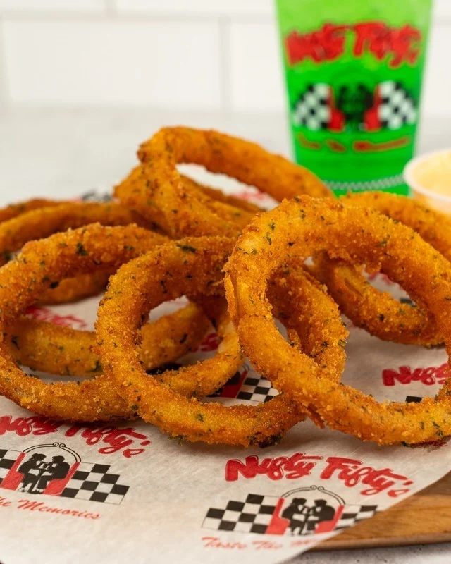Crying tears of joy over these onion rings for National Onion Ring Day 🧅