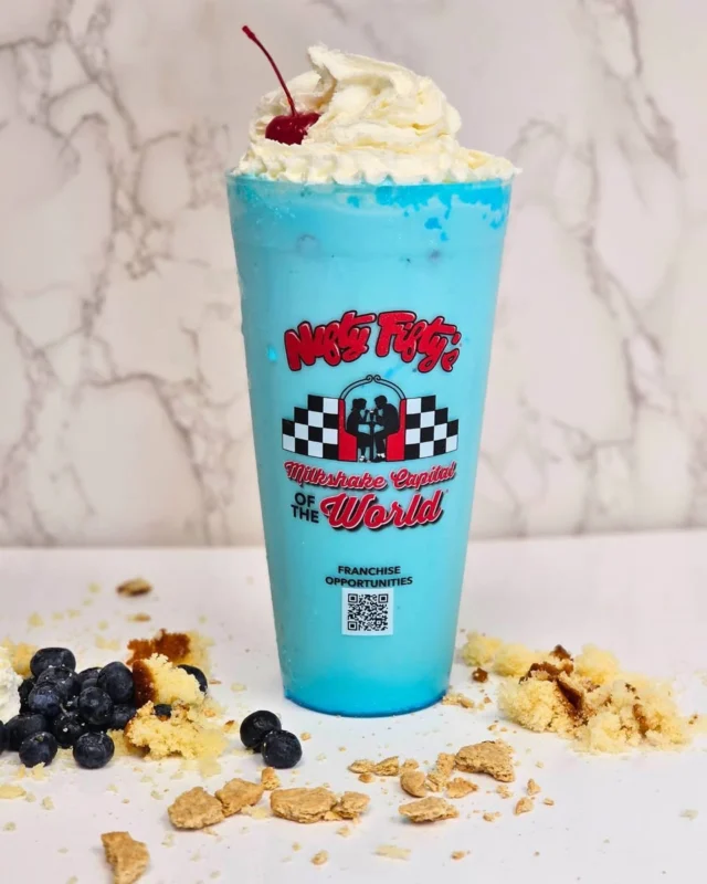 🚨SHAKE OF THE MONTH REVEAL 🚨
Sip on red, white, and blue this July!❤️ 🤍 💙
✨🇺🇸Blueberry Cobbler 🇺🇸 ✨